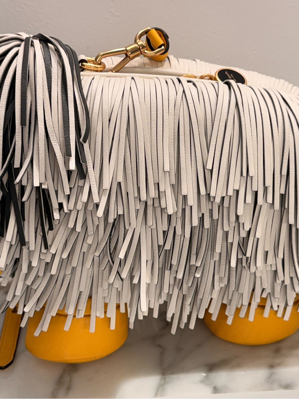 Authentic Kate Spade Fringe Dog Crossbody Bag in White and Yellow - Picture 2 of 10